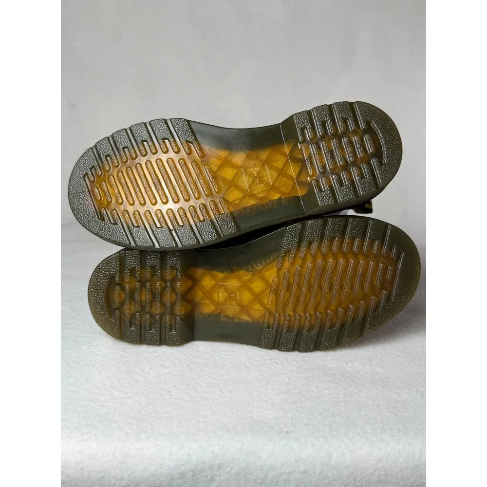 Dr. Martens small marks